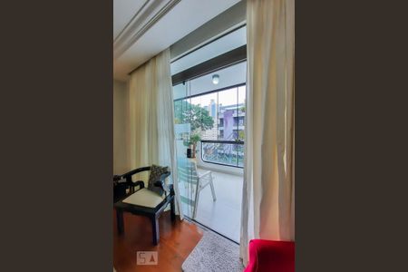 Apartamento à venda com 228m², 4 quartos e 3 vagasVaranda 2