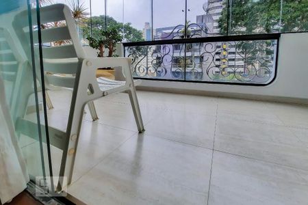 Apartamento à venda com 228m², 4 quartos e 3 vagasVaranda 2