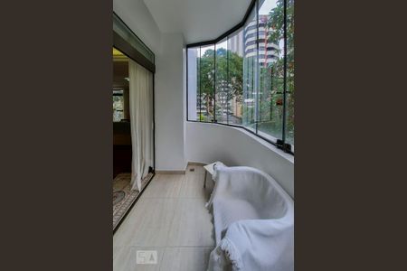 Apartamento à venda com 228m², 4 quartos e 3 vagasVaranda 1