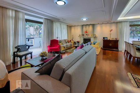 Apartamento à venda com 228m², 4 quartos e 3 vagasSala