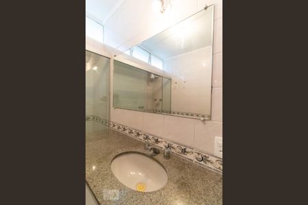 Apartamento para alugar com 130m², 3 quartos e 1 vaga Apartamento para alugar com 130m², 3 quartos e 1 vagaBanheiro social 1