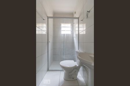 Banheiro de casa para alugar com 2 quartos, 70m² em Vila Campestre, São Paulo
