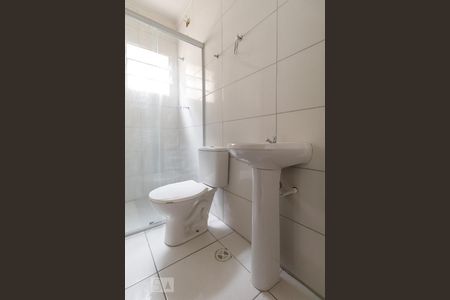Banheiro de casa para alugar com 2 quartos, 70m² em Vila Campestre, São Paulo