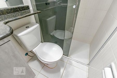 Banheiro  de apartamento para alugar com 1 quarto, 41m² em Centro, Curitiba
