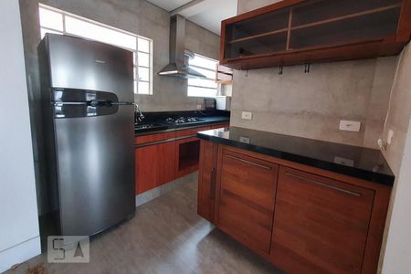 Cozinha de apartamento para alugar com 1 quarto, 60m² em Perdizes, São Paulo