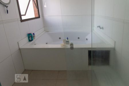 Apartamento à venda com 181m², 3 quartos e 2 vagasBanheiro da Suíte