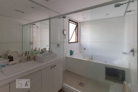 Apartamento à venda com 181m², 3 quartos e 2 vagasBanheiro da Suíte