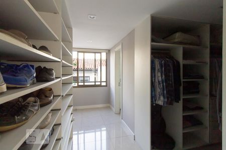 Apartamento à venda com 181m², 3 quartos e 2 vagasCloset