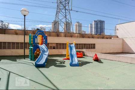 Apartamento à venda com 55m², 2 quartos e 1 vaga Apartamento à venda com 55m², 2 quartos e 1 vagaÁrea Comum - Playground