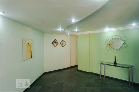 Apartamento à venda com 55m², 2 quartos e 1 vaga Apartamento à venda com 55m², 2 quartos e 1 vagaHall