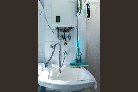 Casa de condomínio à venda com 140m², 3 quartos e 2 vagasLavanderia - Tanque