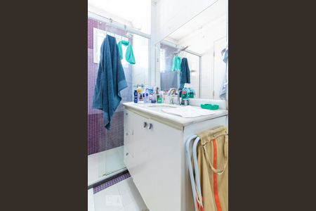 Casa de condomínio à venda com 140m², 3 quartos e 2 vagasBanheiro da Suíte 2