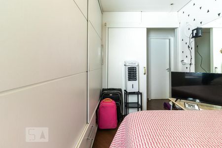Quarto 1 de casa de condomínio para alugar com 3 quartos, 140m² em Vila Sofia, São Paulo