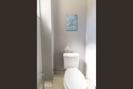 Lavabo de casa de condomínio para alugar com 3 quartos, 140m² em Vila Sofia, São Paulo