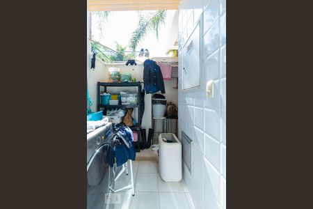 Casa de condomínio à venda com 140m², 3 quartos e 2 vagasLavanderia