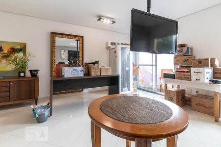 Sala de casa de condomínio para alugar com 3 quartos, 140m² em Vila Sofia, São Paulo