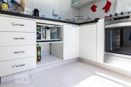 Casa de condomínio à venda com 140m², 3 quartos e 2 vagasCozinha - Armários