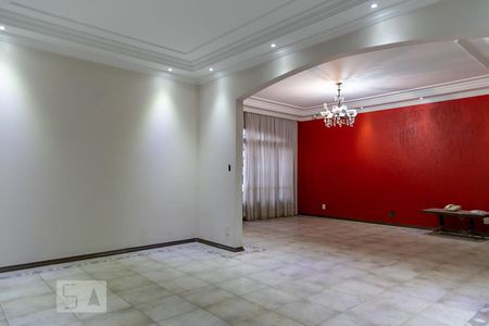 Sala de casa à venda com 5 quartos, 600m² em Jardim Santa Mena, Guarulhos