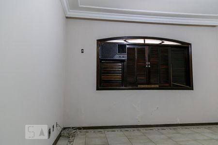 Casa à venda com 600m², 5 quartos e 7 vagasSuíte
