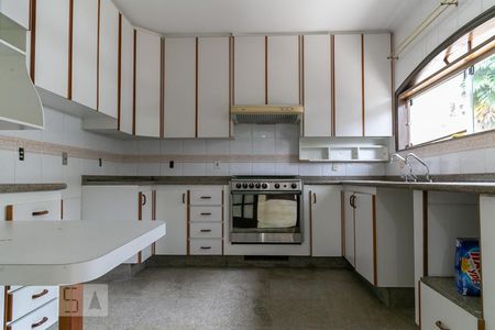 Casa à venda com 600m², 5 quartos e 7 vagasCozinha