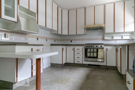 Casa à venda com 600m², 5 quartos e 7 vagasCozinha