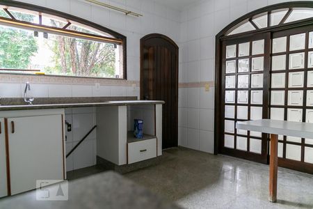 Casa à venda com 600m², 5 quartos e 7 vagasCozinha