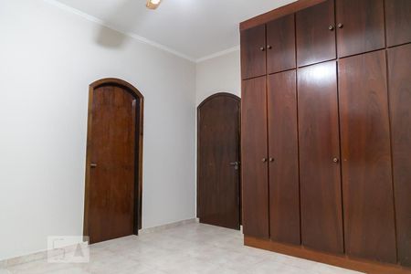 Casa à venda com 600m², 5 quartos e 7 vagasSuíte 4