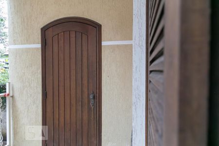 Varanda lateral de casa à venda com 5 quartos, 600m² em Jardim Santa Mena, Guarulhos