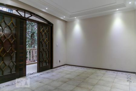 Sala de casa à venda com 5 quartos, 600m² em Jardim Santa Mena, Guarulhos