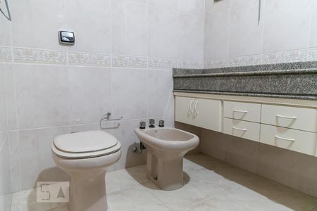 Casa à venda com 600m², 5 quartos e 7 vagasBanheiro suíte 2