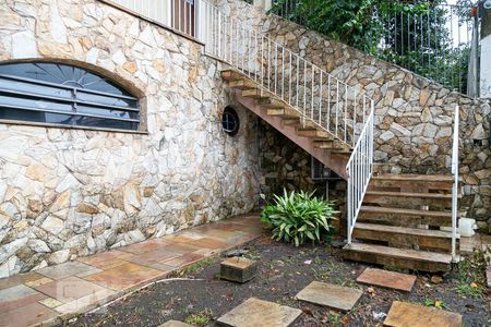 Casa à venda com 600m², 5 quartos e 7 vagasQuintal frente