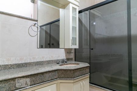 Casa à venda com 600m², 5 quartos e 7 vagasBanheiro suíte 2