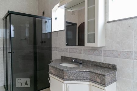 Casa à venda com 600m², 5 quartos e 7 vagasBanheiro suíte 5
