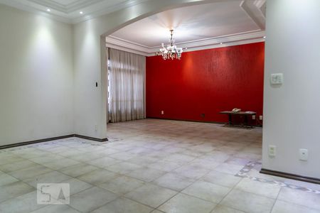 Sala de casa à venda com 5 quartos, 600m² em Jardim Santa Mena, Guarulhos