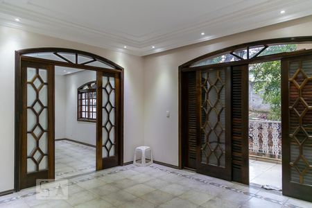 Sala de casa à venda com 5 quartos, 600m² em Jardim Santa Mena, Guarulhos