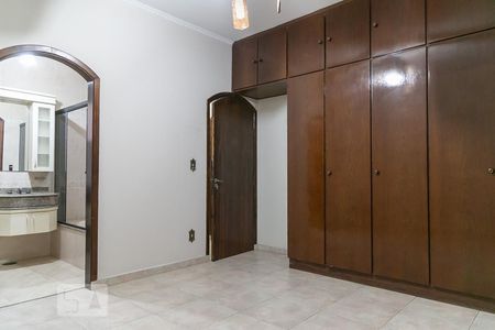 Casa à venda com 600m², 5 quartos e 7 vagasSuíte 2