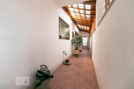 Casa à venda com 407m², 3 quartos e 8 vagasCorredor