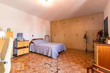 Casa à venda com 407m², 3 quartos e 8 vagasQuarto 2
