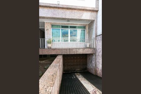 Casa à venda com 407m², 3 quartos e 8 vagasEntrada da Casa