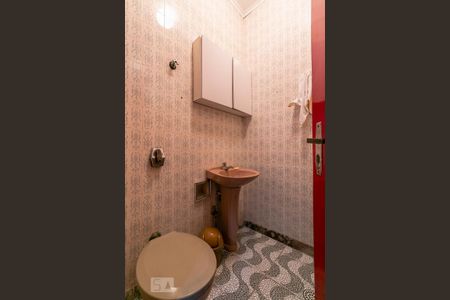 Casa à venda com 407m², 3 quartos e 8 vagasÁrea de Serviço 2 - Banheiro