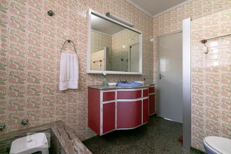 Casa à venda com 407m², 3 quartos e 8 vagasBanheiro da Suíte