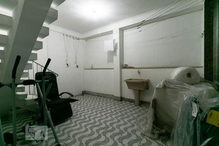 Casa à venda com 407m², 3 quartos e 8 vagasÁrea de Serviço 2