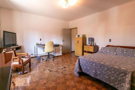 Casa à venda com 407m², 3 quartos e 8 vagasQuarto 2