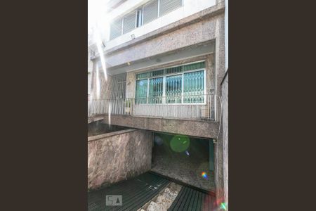 Casa à venda com 407m², 3 quartos e 8 vagasEntrada da Casa