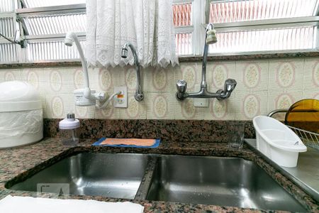 Casa à venda com 407m², 3 quartos e 8 vagasCozinha - Pia