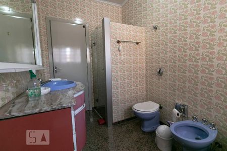 Casa à venda com 407m², 3 quartos e 8 vagasBanheiro da Suíte
