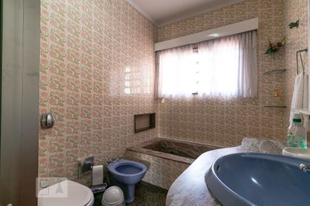 Casa à venda com 407m², 3 quartos e 8 vagasBanheiro da Suíte