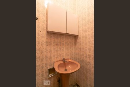 Casa à venda com 407m², 3 quartos e 8 vagasÁrea de Serviço 2 - Banheiro