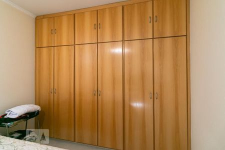 Casa à venda com 407m², 3 quartos e 8 vagasQuarto 3 - Armário