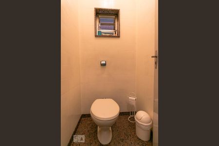 Casa à venda com 407m², 3 quartos e 8 vagasLavabo da Sala